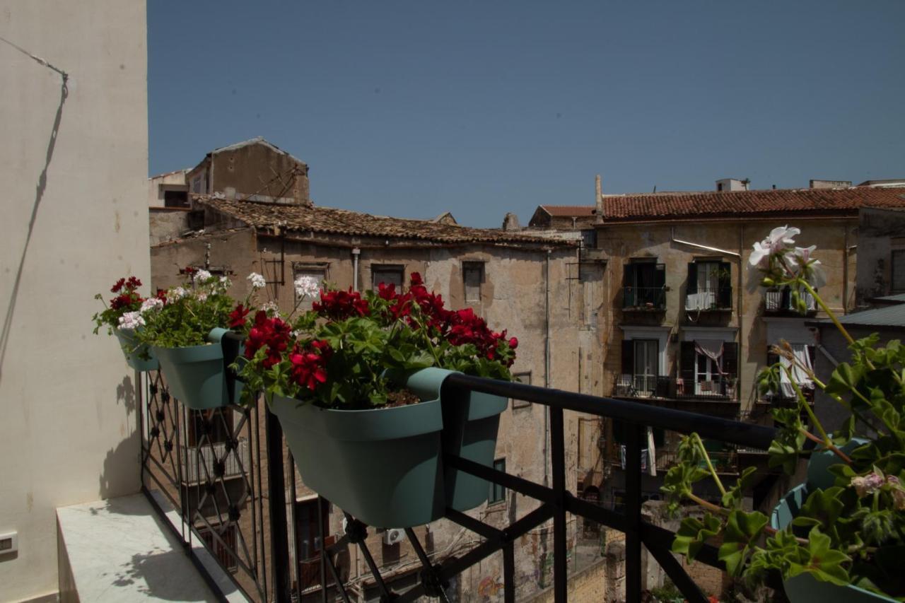 La Vucciria Di Guttuso Acomodação com café da manhã Palermo Exterior foto